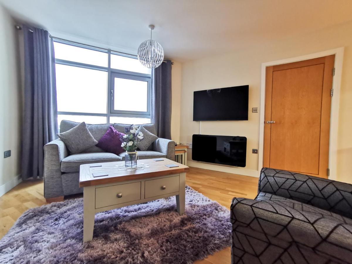 2 Bedroom City Centre Apartment With Free Parking Cardiff Exterior foto